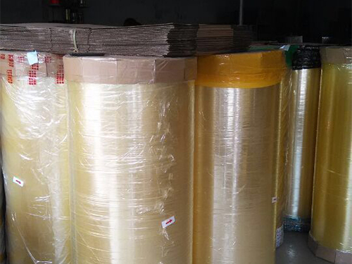 封口(kǒu)膠帶生産車(chē)間